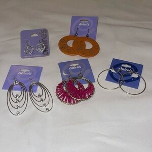 Lot of 5 carded Claire’s Earrings dead stock‎